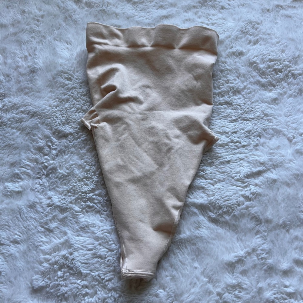 SKIMS Seamless Sculpt High Waisted Thong Sand Nude XS Shapewear Firm Compression